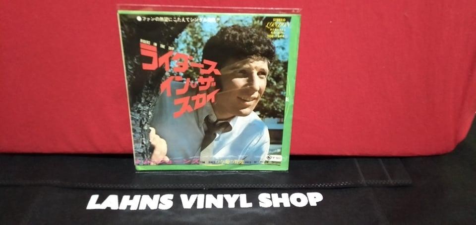 Assorted 45/Single Plaka (Category: Vinyls) located in Manila. Submitted by nw101 (Listing ID 1106322133, Image 1). Description: Artist : Tom Jones Tracks : Love Me Tonight / Love Me Tonight Vinyl : VG+ Price : 100 Press : JPN Artist : Irene Cara / Helen St. John Tracks : Flashdance ... What A Feeling / Love Theme From Flash Dance Vinyl : VG+ Price : 100 Press : JPN Artist : The Miracles Tracks : Free Press / Waldo Roderick DeHammersmith Vinyl : 