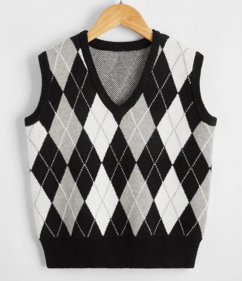black white sweater vest, Women's Fashion, Tops, Shirts on Carousell