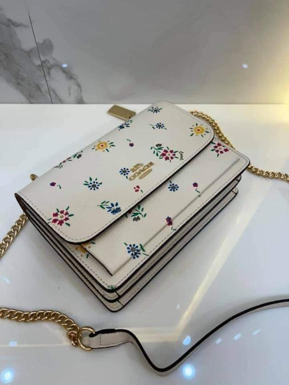 Coach Floral white bag (Category: Luxury Bags & Wallets) located in Santa Cruz. Submitted by janelovebagswatchesshoesph (Listing ID 1106318484, Image 2). Description: Complete inclusion.