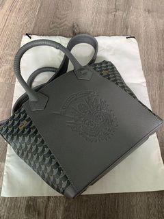 Brand new Faure Le page gun pochette, Luxury, Bags & Wallets on Carousell