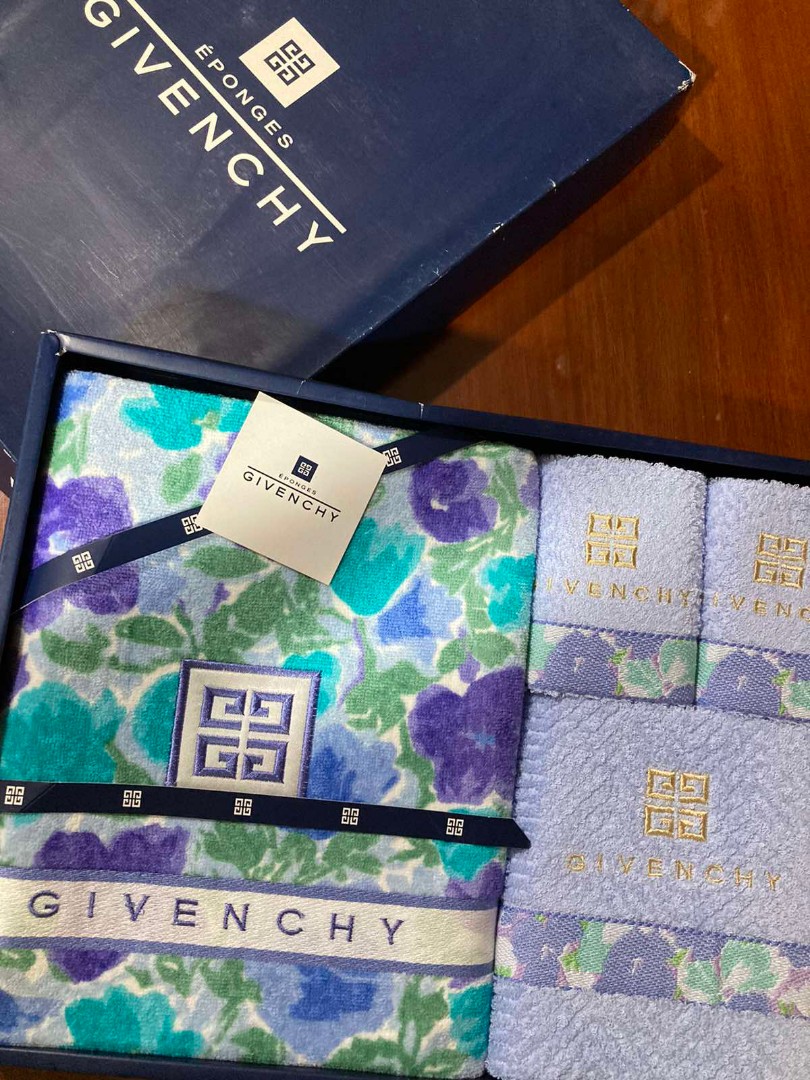 Givenchy towel set outlet
