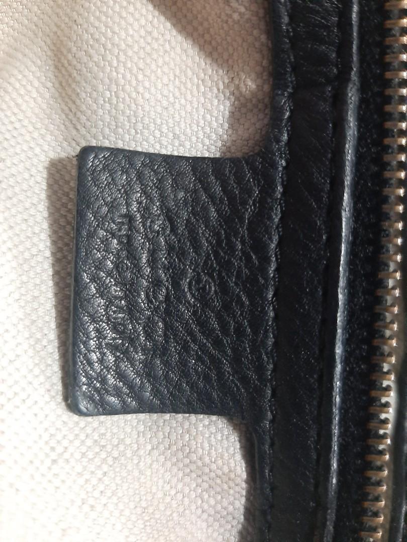 GUCCI BAG (Category: Luxury Bags & Wallets) located in Quezon City. Submitted by sassy1816 (Listing ID 1106256613, Image 3). Description: Original Gucci Bag With Paper bag with code 323668.