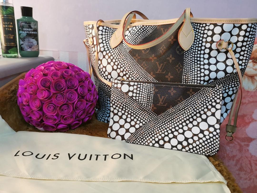 Louis Vuitton X Yayoi Kusama. Twist Mm Bag. Auction