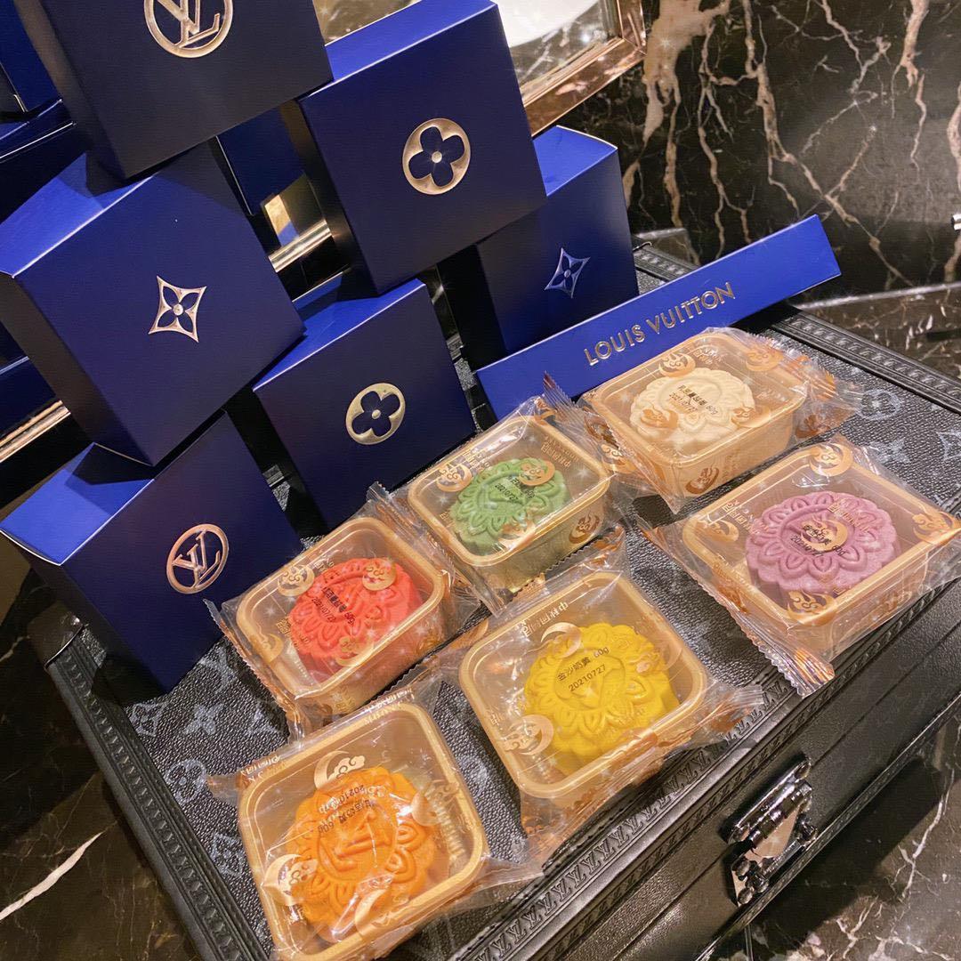 LV 文華東方月餅2021 中秋LOUIS VUITTON MOONCAKE VIP GIFT, 嘢食& 嘢飲, 禮品籃和禮籃- Carousell