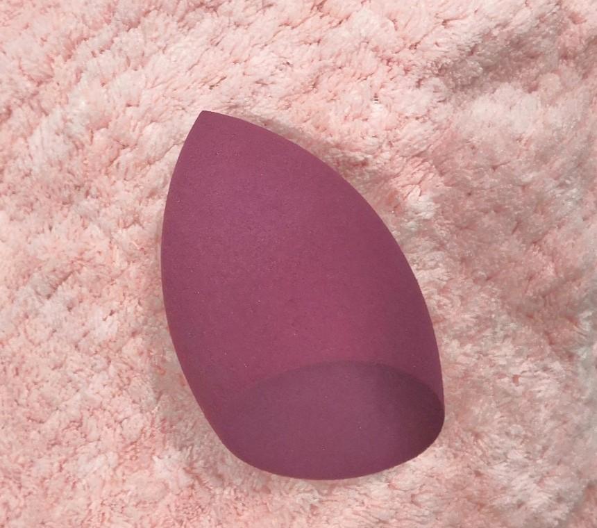 Make up sponge (Category: Makeup) located in Melaka Tengah. Submitted by khl151 (Listing ID 1106309849, Image 1). Description: - combine other items to worth your shipping fees..