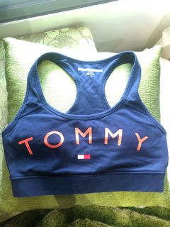 Tommy Hilfiger sports bra, Women's Fashion, Activewear on Carousell