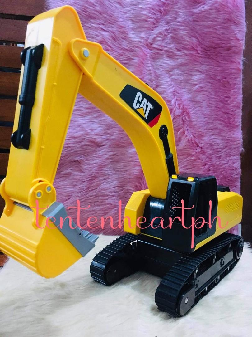 Caterpillar massive machine outlet excavator
