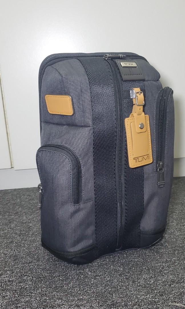Tumi jpo top