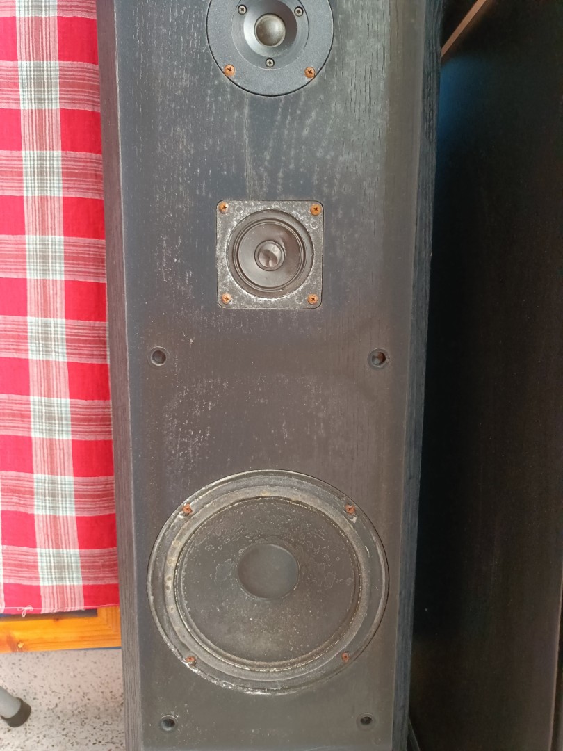 Vintage floor standing top speakers