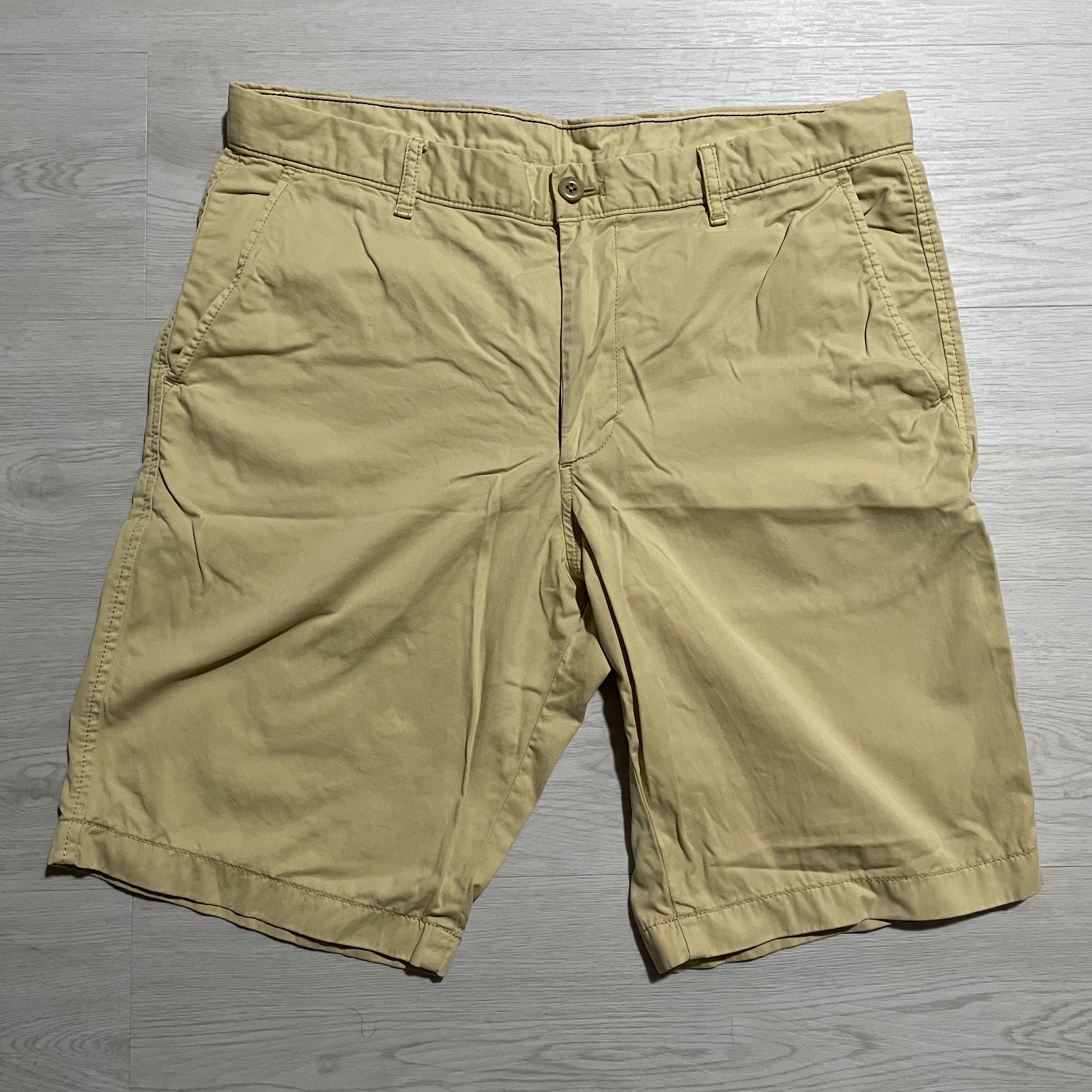 Chino bermuda on sale