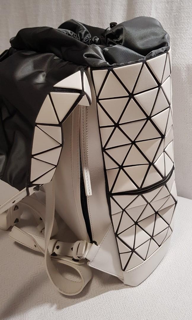 Authentic Issey Miyake Bao bao Drum Backpack (Category: Luxury Bags & Wallets) located in Manila. Submitted by jmgco (Listing ID 1106438976, Image 2). Description: Issey miyake bao bao Matte drum backpack Authentic Mens but can be unisex 14"H x 12"W x 5"D Gun metal hardware White calf leather Made in japan Model: BB68-AG261-06 Comes dustbag and card Very good condition Pre-owned RFS: not using anymore Meet up: grace park caloocan Cash upon meet u