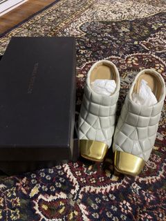 (Category: ) located in . Submitted by shoesshoesshoes (Listing ID 1106540447, Image 1). Description: .