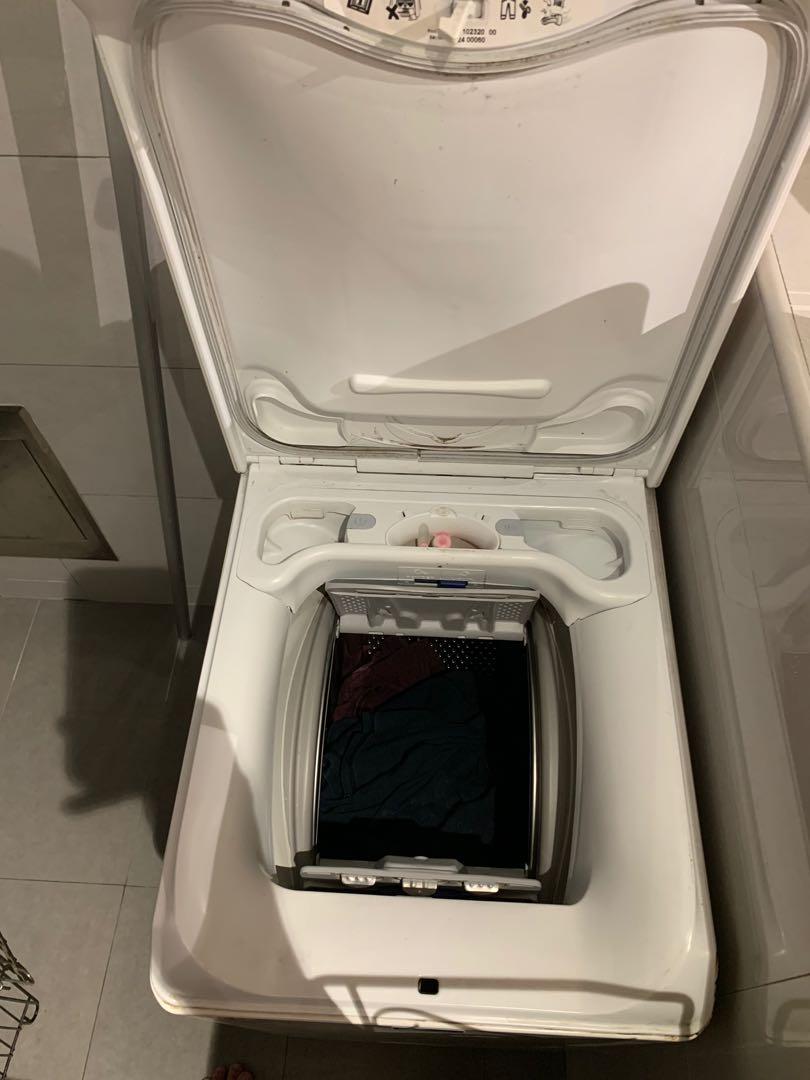 Electrolux top load washing machine, TV & Home Appliances, Washing