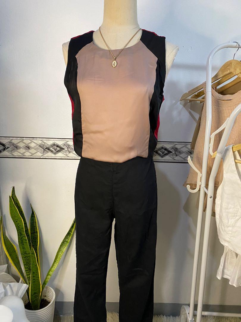 Folded & Hung Formal Top (Category: Blouses) located in Makati City. Submitted by ilove.hellokitty (Listing ID 1106487443, Image 1). Description: M-L.
