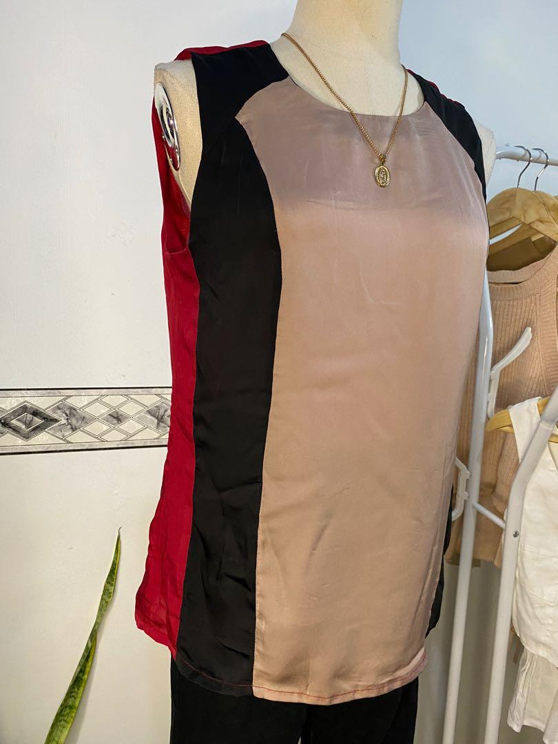 Folded & Hung Formal Top (Category: Blouses) located in Makati City. Submitted by ilove.hellokitty (Listing ID 1106487443, Image 3). Description: M-L.