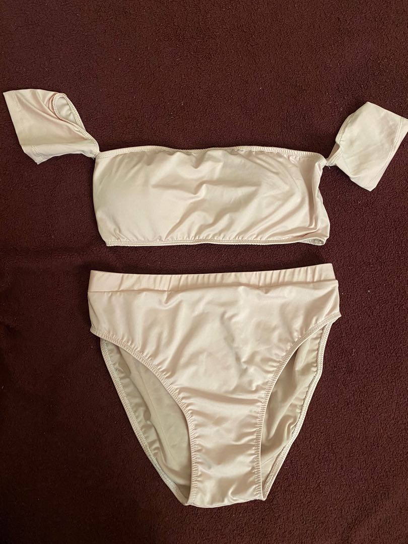 Folded and hang swimsuit, Women's Fashion, Swimwear, Bikinis