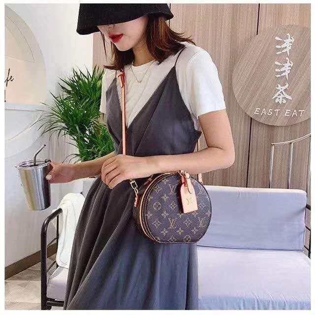 louis vuitton sling bag without sling, Women's Fashion, Bags & Wallets,  Shoulder Bags on Carousell