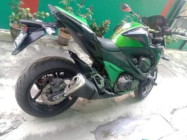 Kawasaki zr800a top