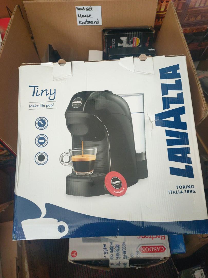 Lavazza tiny coffee machine, TV & Home Appliances, Kitchen Appliances