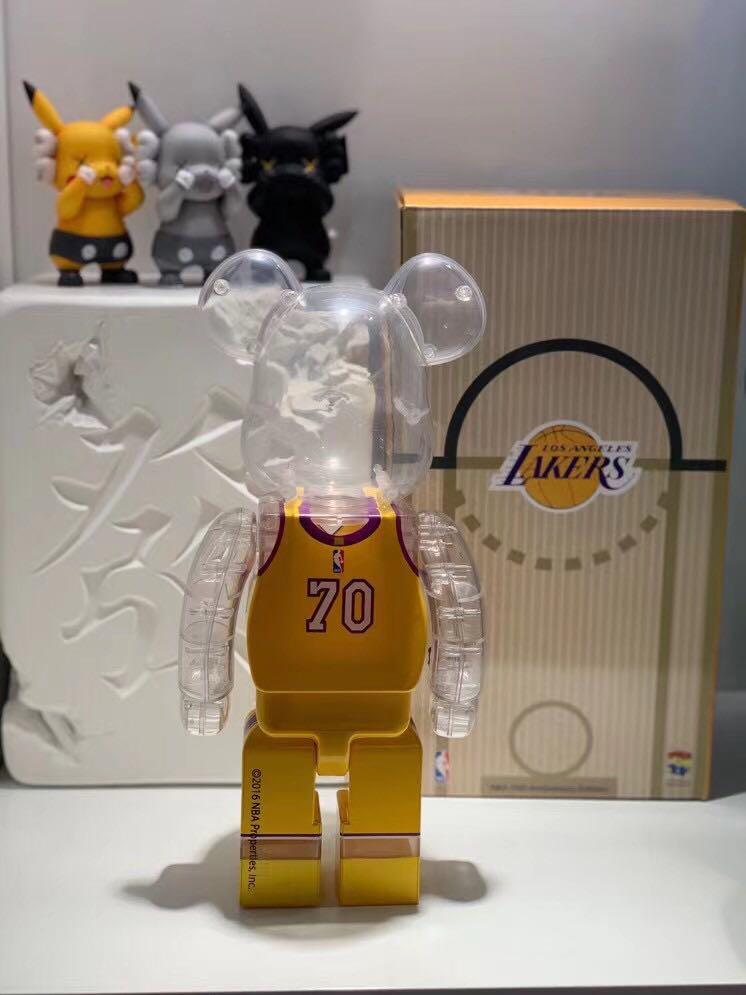 Los Angeles Lakers 400 Bearbrick, Hobbies & Toys, Collectibles