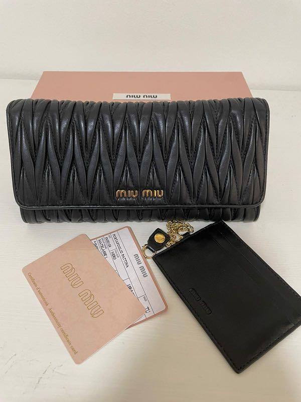 Miu miu hotsell matelassé leather wallet