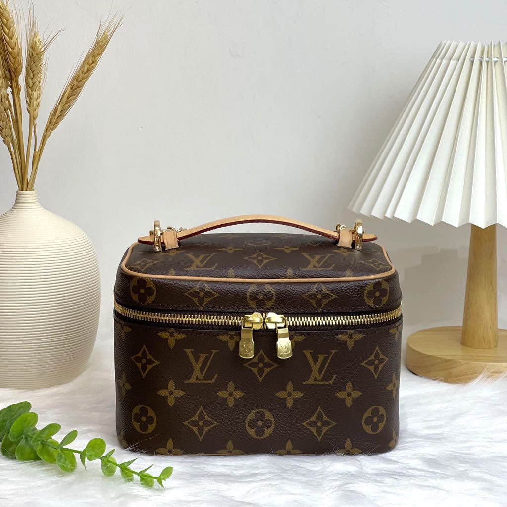 Louis Vuitton Mini Nice Vanity 10/10, Luxury, Bags & Wallets on Carousell