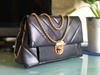 (Category: ) located in . Submitted by queen1shop (Listing ID 1106481074, Image 1). Description: .
