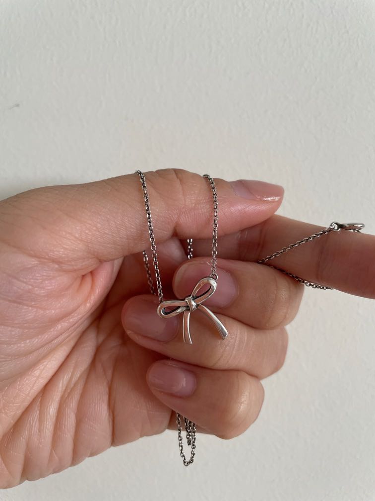 Tiffany top ribbon necklace