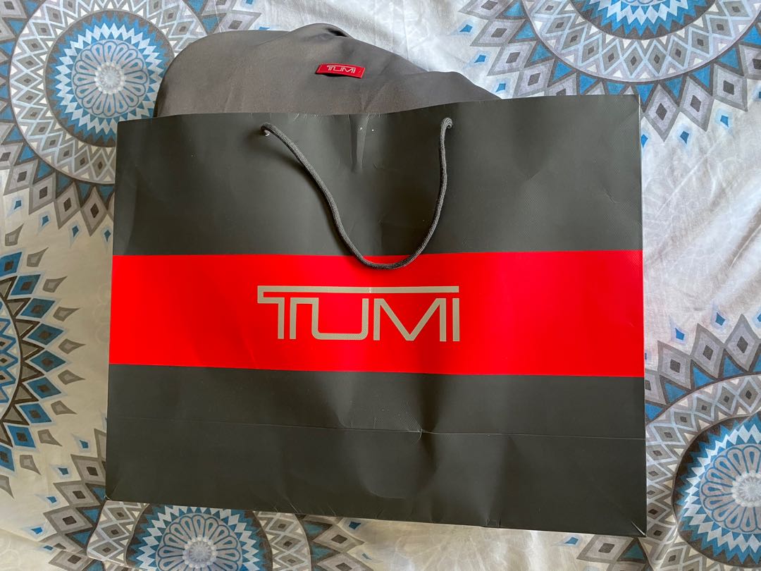 tumi paper bag
