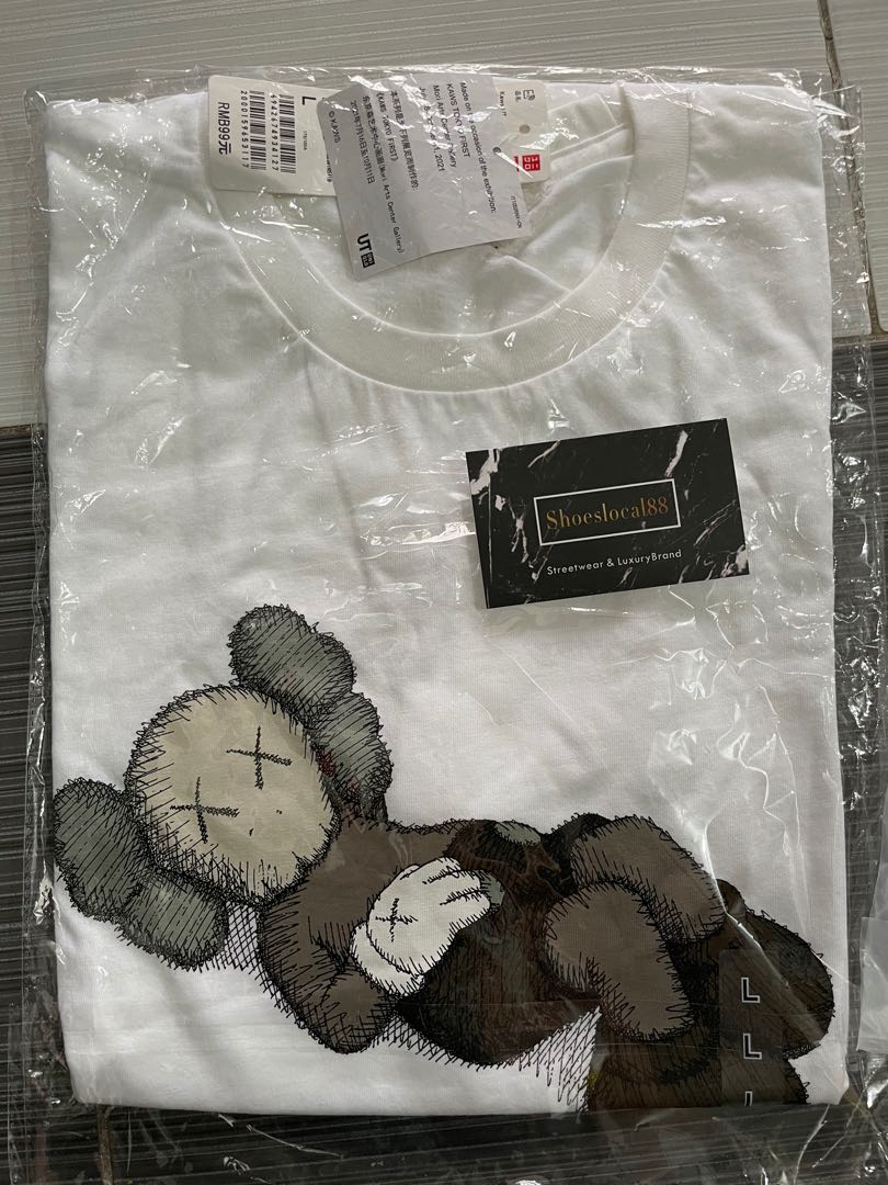 Uniqlo x Kaws 2021, Men's Fashion, Tops 