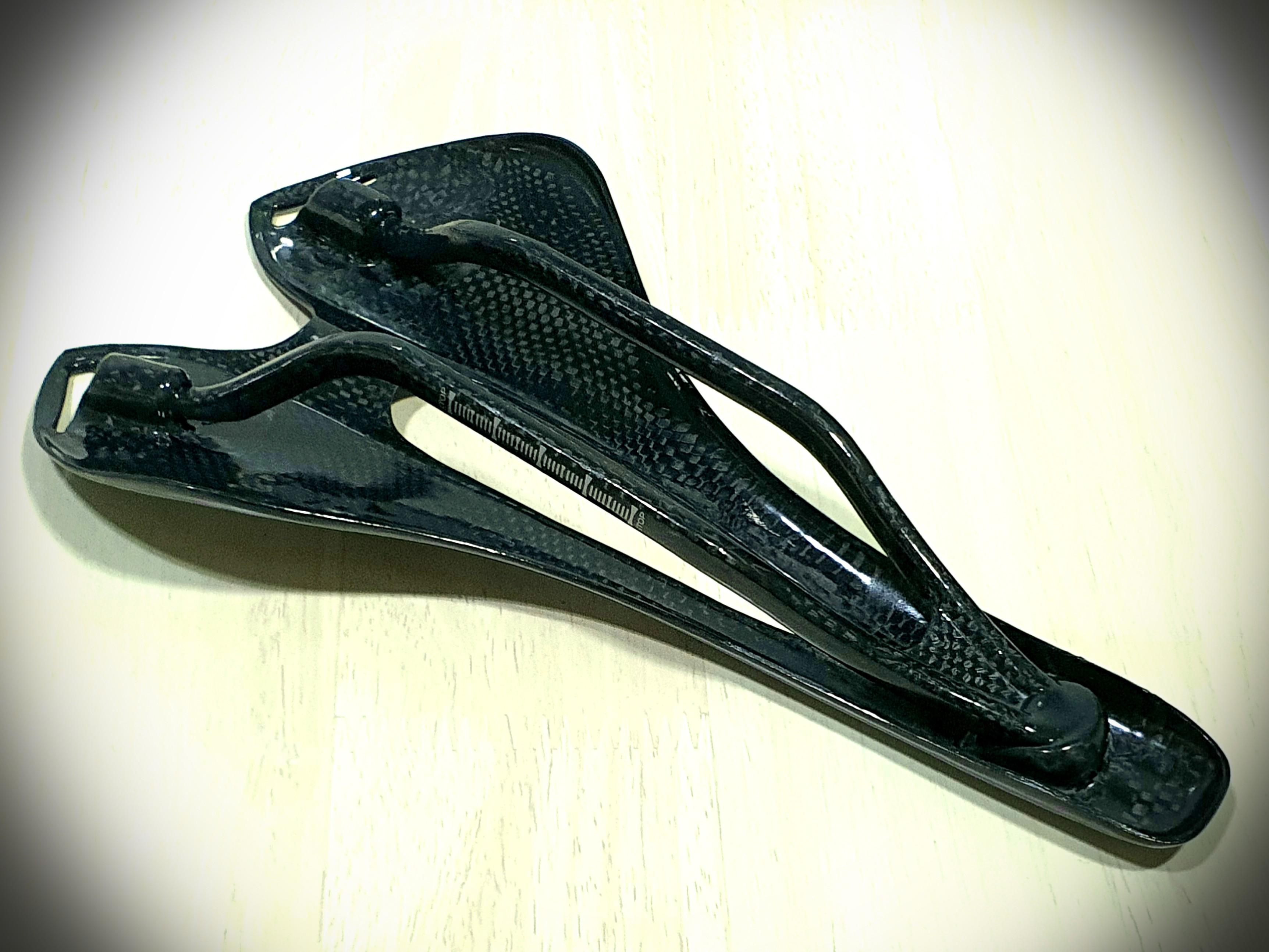 wcs carbon skyline saddle