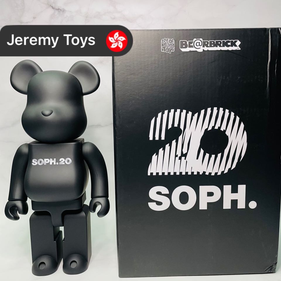 400% Bearbrick SOPH 20週年, 興趣及遊戲, 玩具& 遊戲類- Carousell