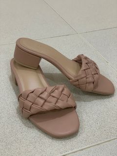 (Category: ) located in . Submitted by preloved568 (Listing ID 1106726724, Image 1). Description: .