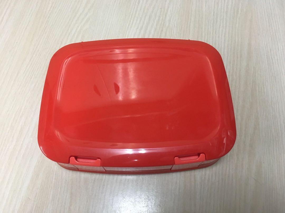 Bentgo Fresh Lunch Box, Red (Category: Food Organization & Storage) located in Pasay City. Submitted by jen.pen (Listing ID 1106671252, Image 3). Description: Bentgo Fresh Lunch Box, Red * Used once * Missing divider.