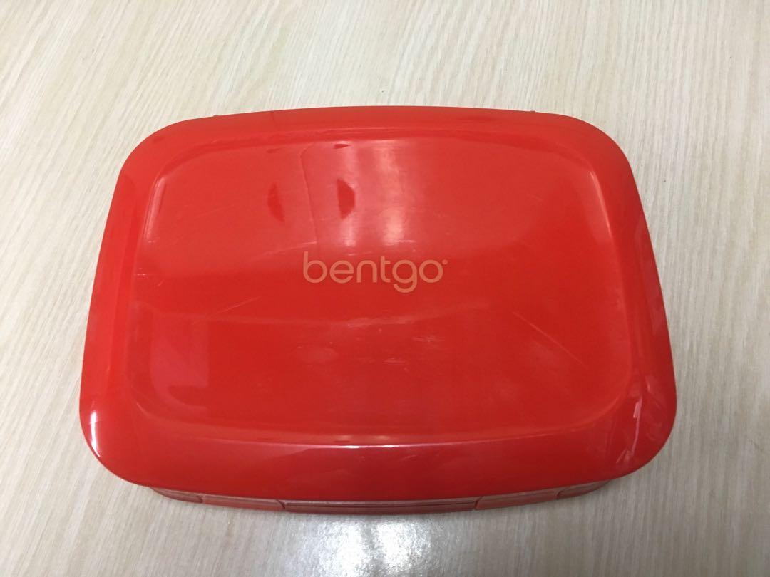 Bentgo Fresh Lunch Box, Red (Category: Food Organization & Storage) located in Pasay City. Submitted by jen.pen (Listing ID 1106671252, Image 1). Description: Bentgo Fresh Lunch Box, Red * Used once * Missing divider.