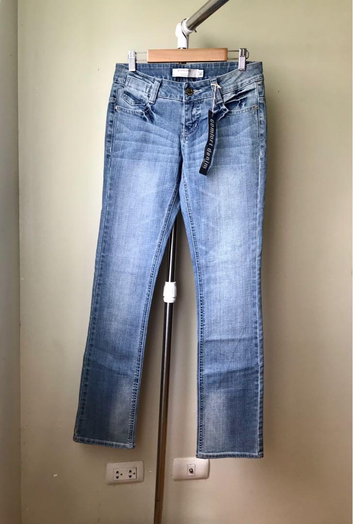 Bnwt GIORDANO slim fit jeans (Category: Jeans) located in Quezon City. Submitted by blessedbrands (Listing ID 1106746120, Image 1). Description: Item in excellent condition, no stain, mo damage Waist-28 inches laid flat (tape measure) Length-40 inches .