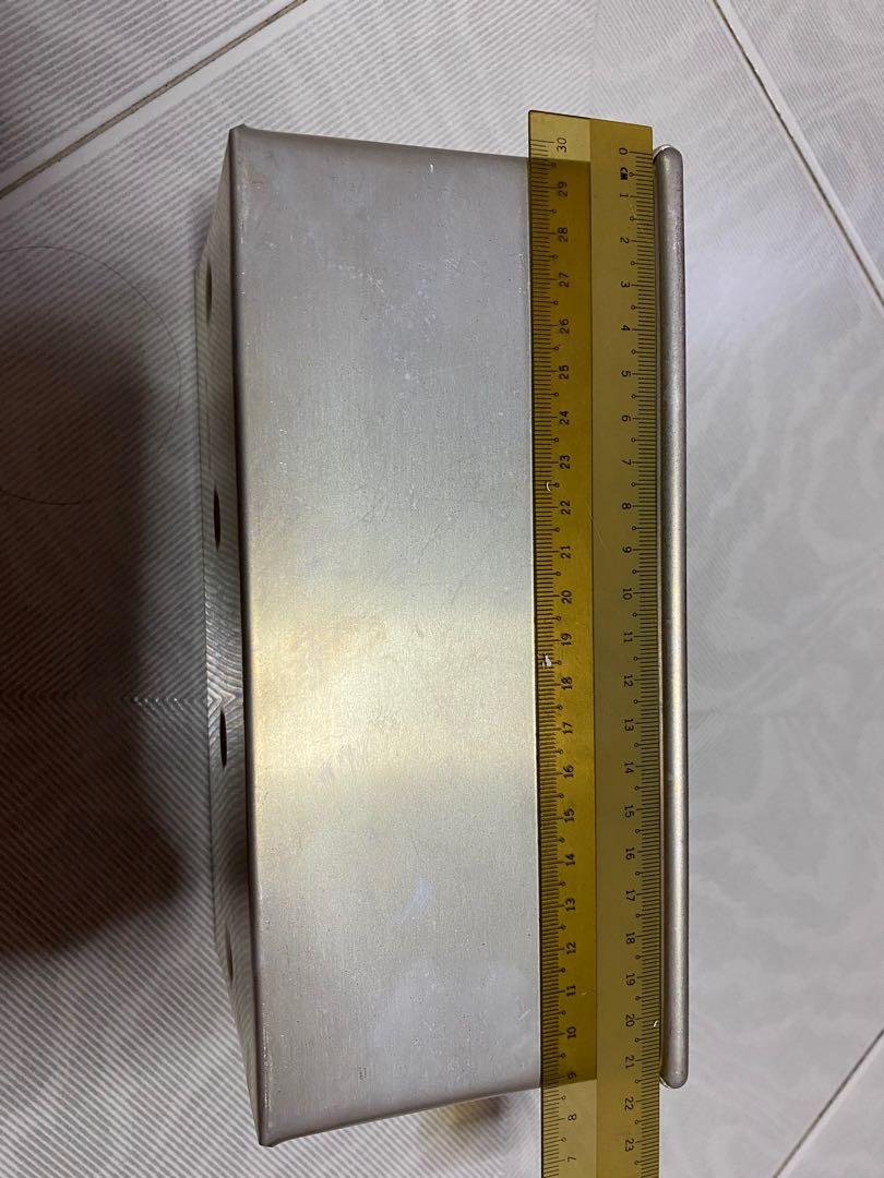 Bread Tin (Category: Bakeware) located in Singapore. Submitted by winnielee123 (Listing ID 1106731246, Image 3). Description: Brand new bread tin. Measurements shown in pictures. I have more than 10 pcs..