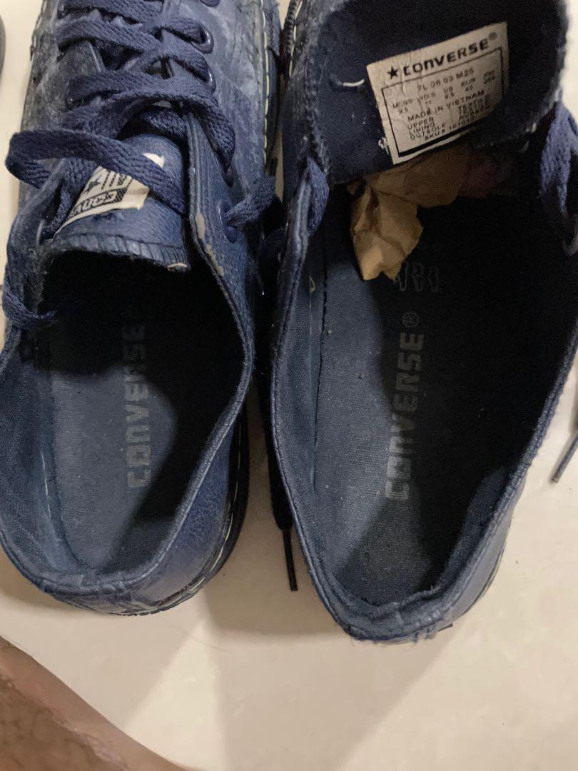 Convers (Category: Sneakers) located in Kuala Lumpur. Submitted by captain786 (Listing ID 1106766170, Image 3). Description: converse size us9.5 rm30 condition as in the picture Cod puncak alam/Sg buloh area .