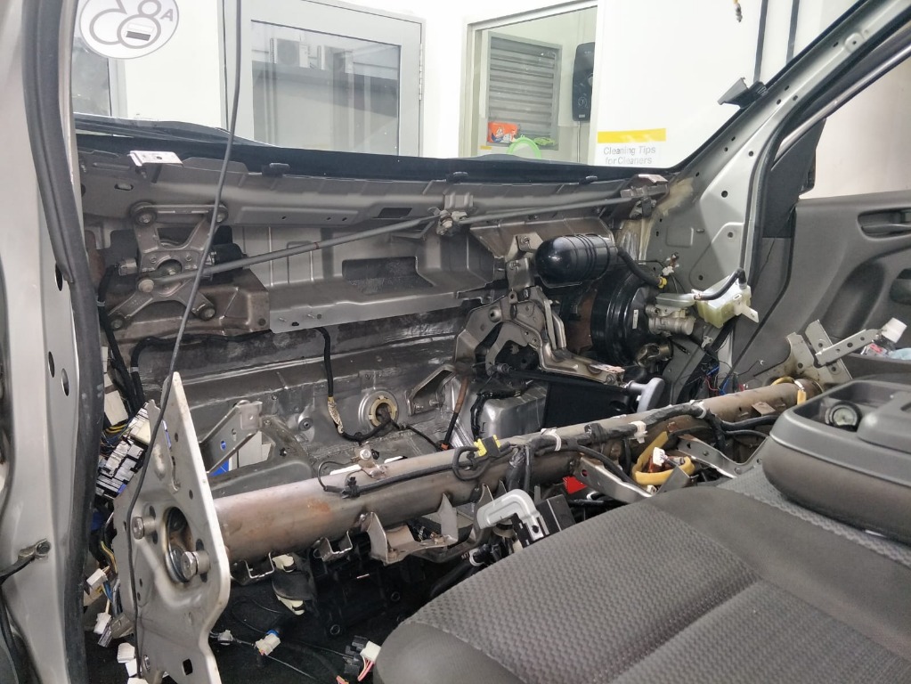 (Category: ) located in . Submitted by finzeo_car (Listing ID 1106698391, Image 1). Description: .