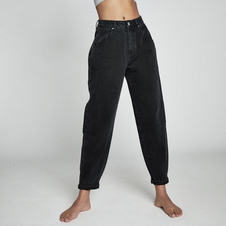 Cotton On Slouch Mom Jeans in Black 