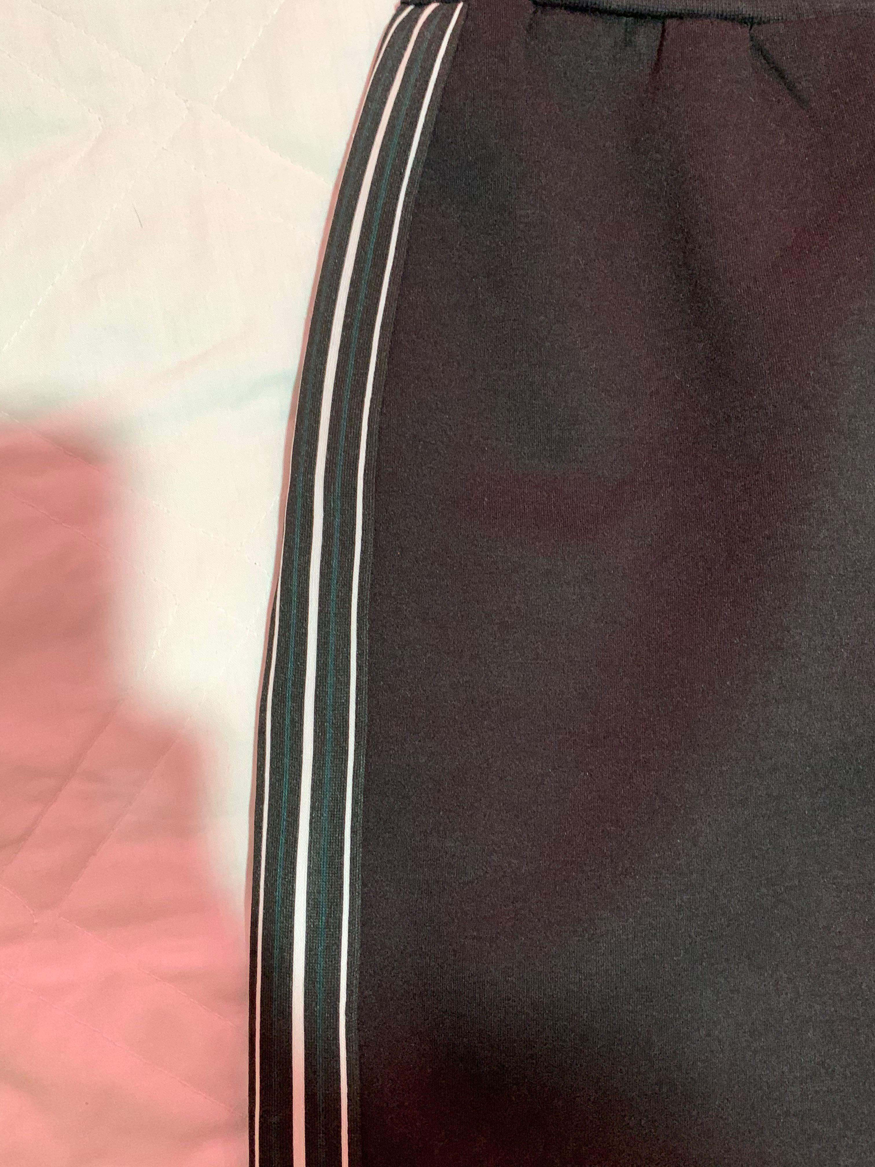 H&M Sporty Skirt (Category: Skirts) located in Valenzuela. Submitted by padrinao19 (Listing ID 1106665020, Image 3). Description: Rfs: Going Overseas so im decluttering... .
