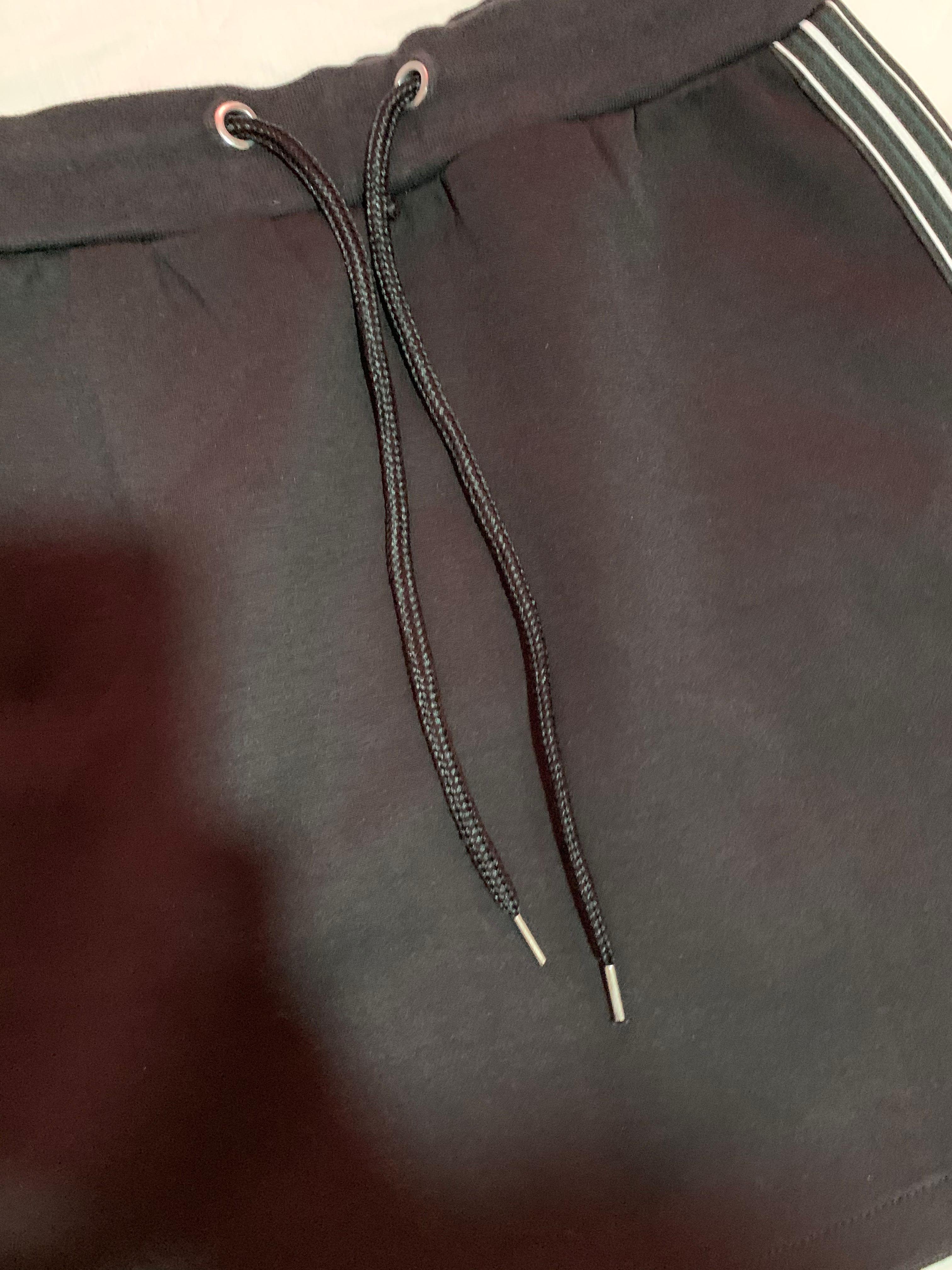 H&M Sporty Skirt (Category: Skirts) located in Valenzuela. Submitted by padrinao19 (Listing ID 1106665020, Image 2). Description: Rfs: Going Overseas so im decluttering... .