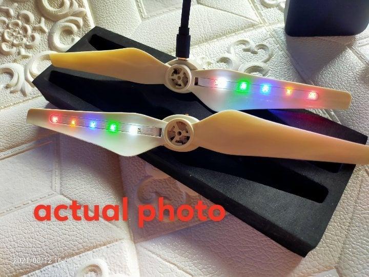 LED Flash Propellers Props For DJI Phantom 3 Series Low-Noise Quick-Release (Category: Drones) located in Marikina City. Submitted by skowshop (Listing ID 1106771760, Image 3). Description: New aerodynamic design Not affect the flight of the drone It will be a conspicuous mark for night flying when the drone is attached the propellers. Five colors. red, yellow, blue, green and white. It will bring pilot more flying fun and different flying experi