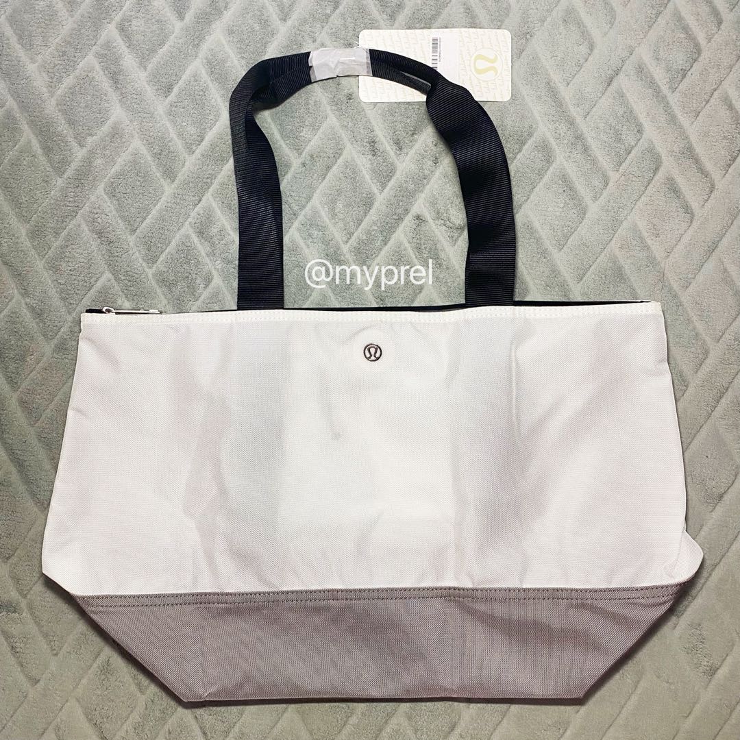 Lululemon shop fundamental tote