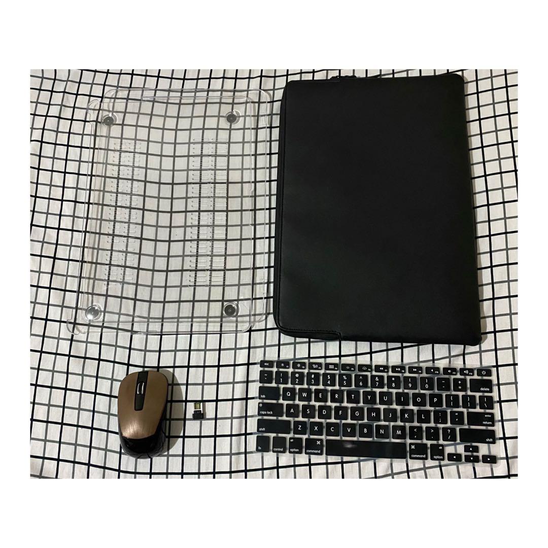 Macbook Air 2017 Accessories Bundle (Category: Laptop Bags & Sleeves) located in Las Pinas. Submitted by zen.finds (Listing ID 1106777610, Image 1). Description: Clear Case - Bought for 600 Keyboard case - Bought for 200 Black Sleeves (New) - Bought for 400 Wireless mouse -Bought for 500 Get all these for only 1000 🖤 Steal price already! 🖤 No more haggling ❕.