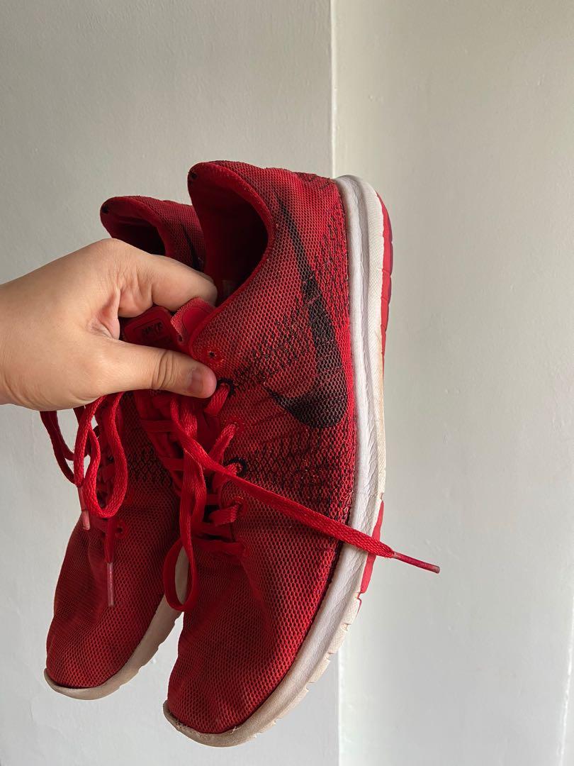 Maroon top rubber shoes
