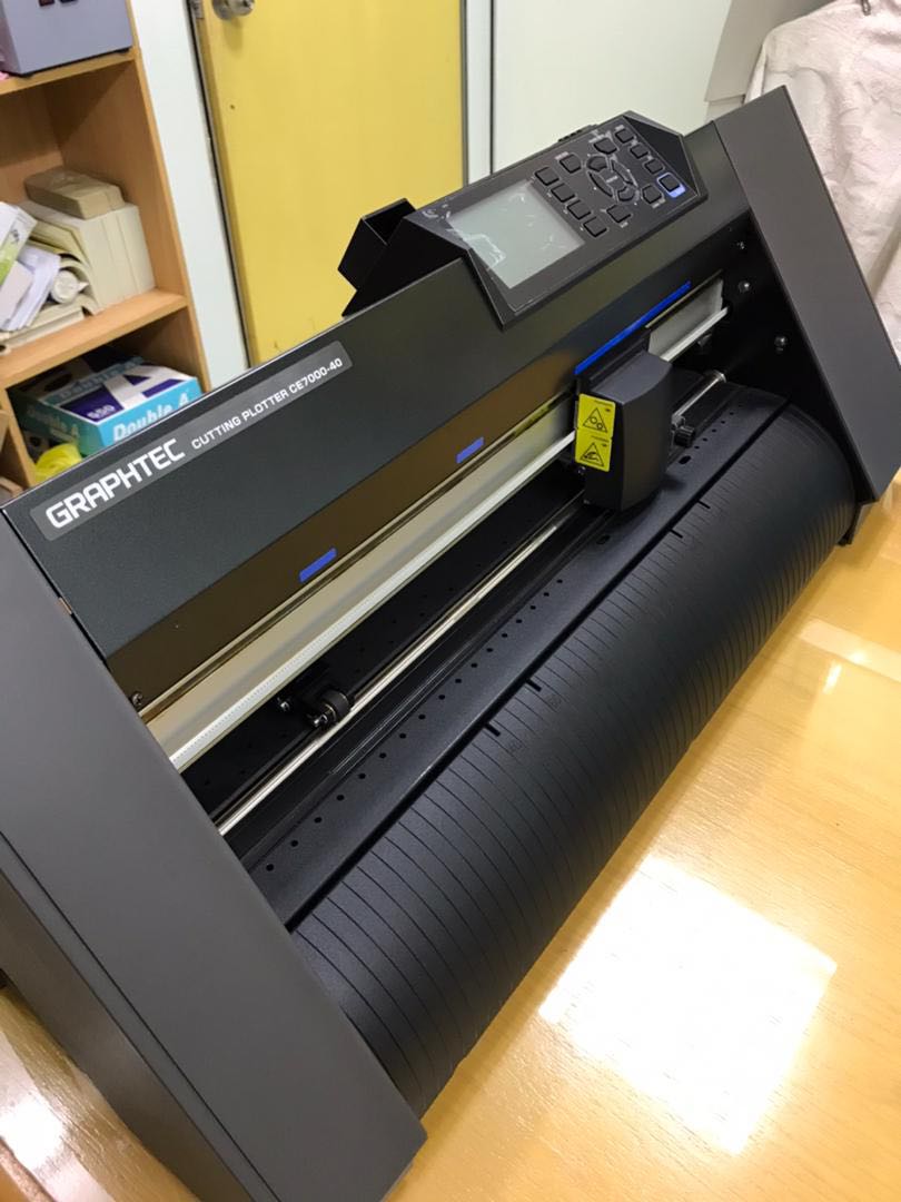 Sticker Cutter (Graphtec CE700040), Hobbies & Toys, Stationery & Craft