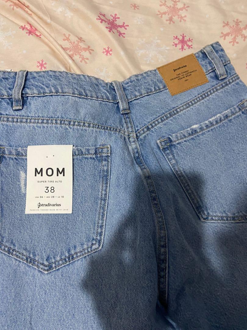 STRADIVARIUS NEW WITH TAG MOM JEANS, Fesyen Wanita, Pakaian Wanita, Bawahan  di Carousell