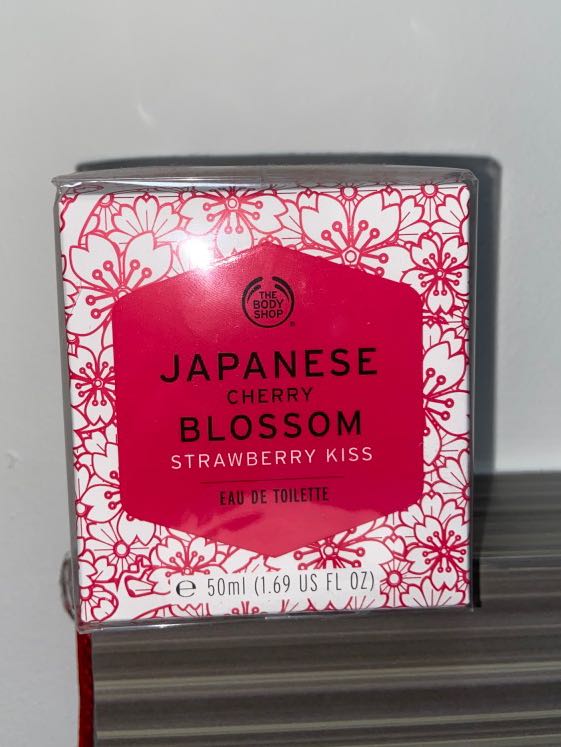 the body shop japanese cherry blossom strawberry kiss eau de toilette