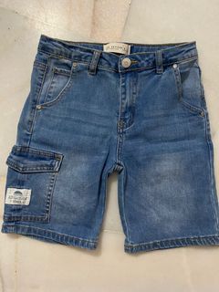 (Category: ) located in . Submitted by everythingisontopgrade (Listing ID 1106621937, Image 1). Description: .